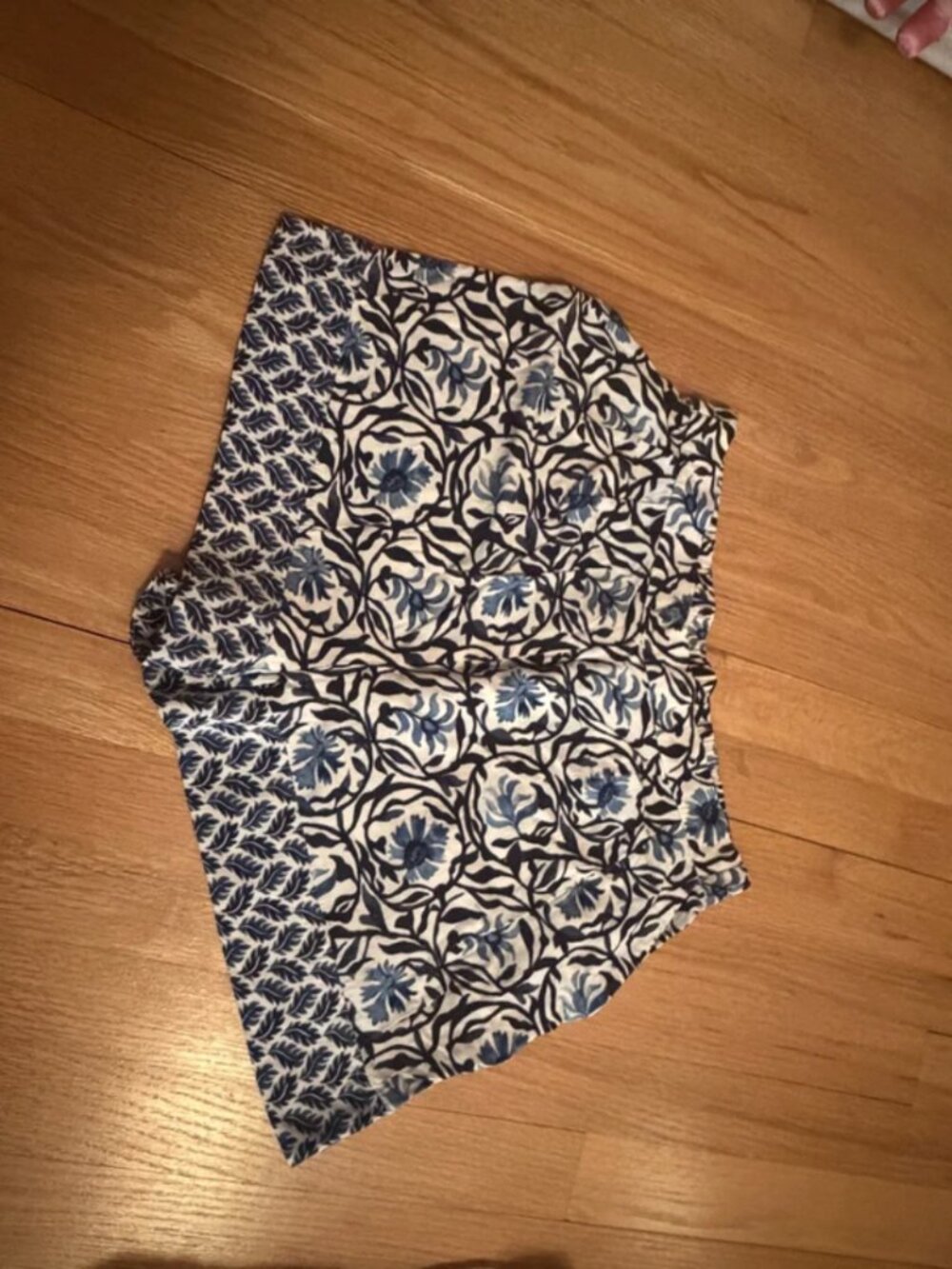 H&M flowy shorts